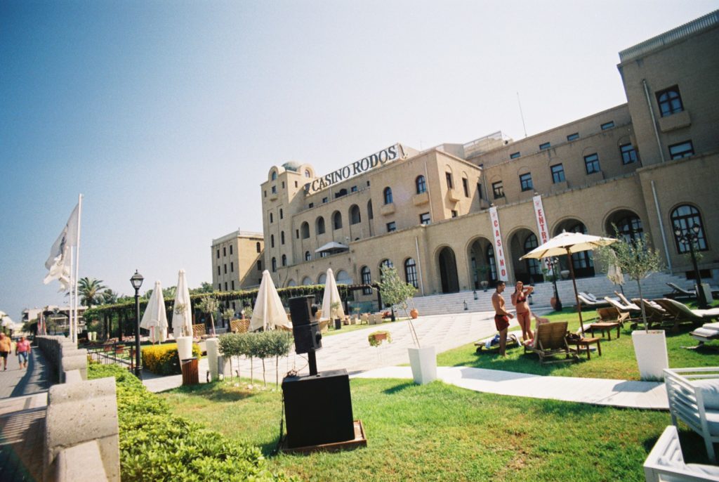 Η πρόσοψη του Casino Rodos